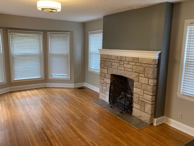 Building Photo - St. Matthews  3 Bed 2 Bath Stone Cape Cod Home