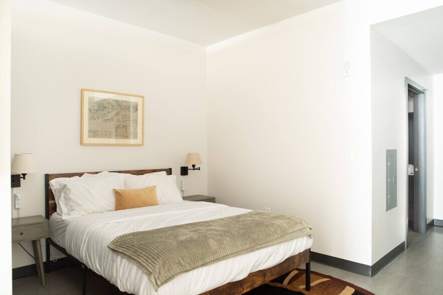 Building Photo - 333 W State St