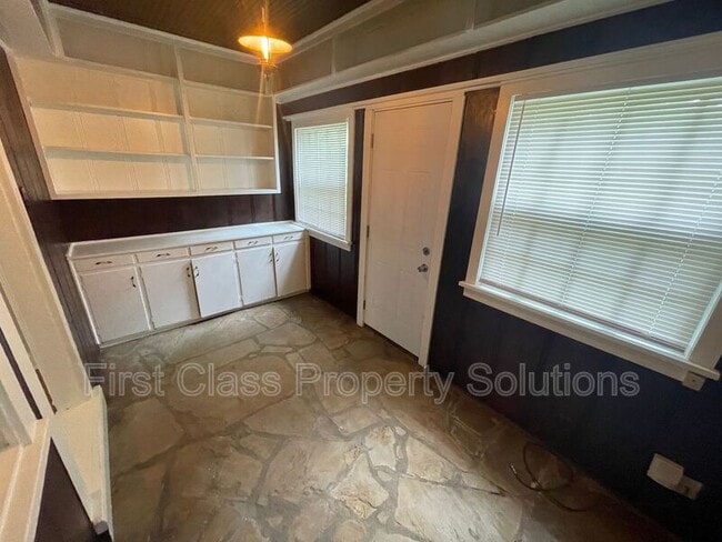 Building Photo - 1126 NW 55th St