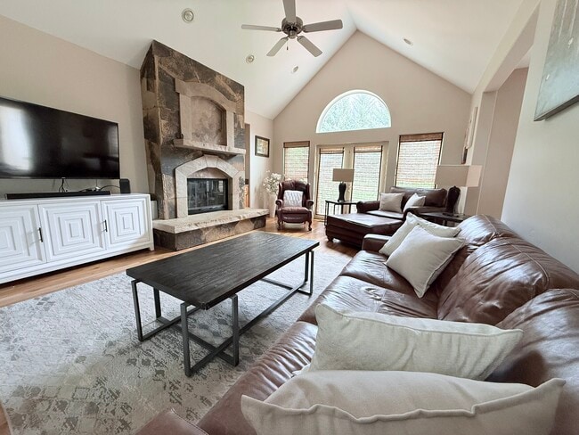 Building Photo - 271 Black Bear Dr