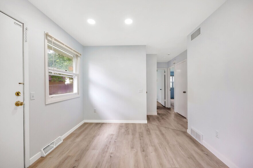 Building Photo - 6719 Century Ave