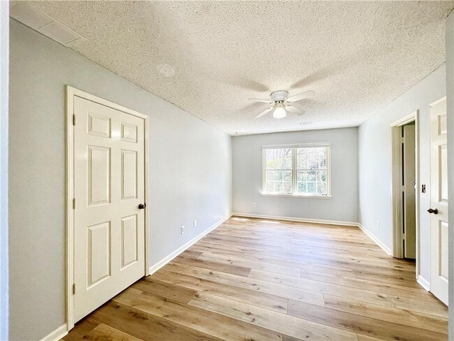 Building Photo - 1721 Emerson Ct NE