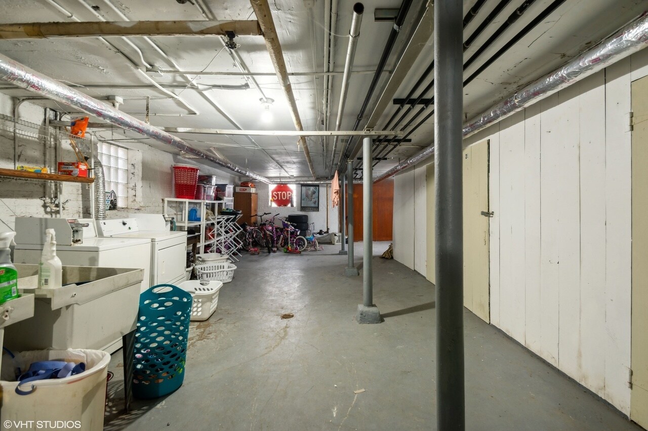 Basement Laundry - 5021 W Belden St