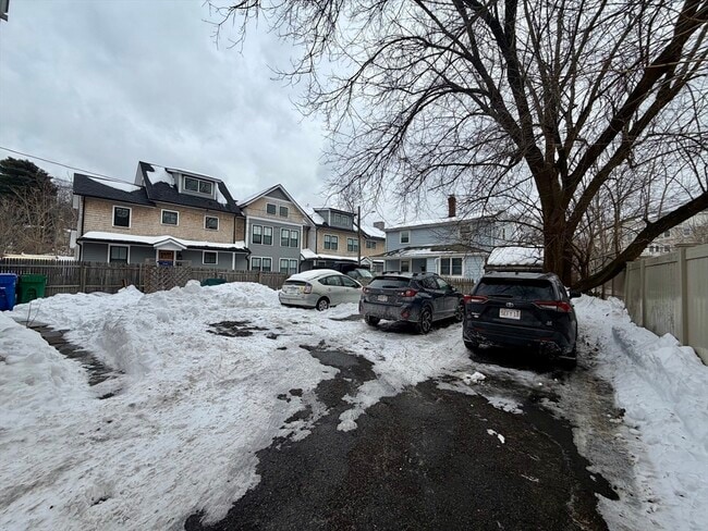 Building Photo - 274 Newtonville Ave