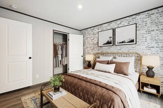 Building Photo - 10 Benjamin Ln