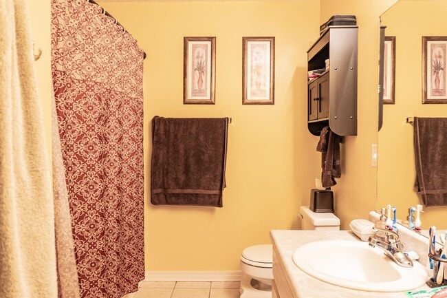 Building Photo - 309 Adams Dr