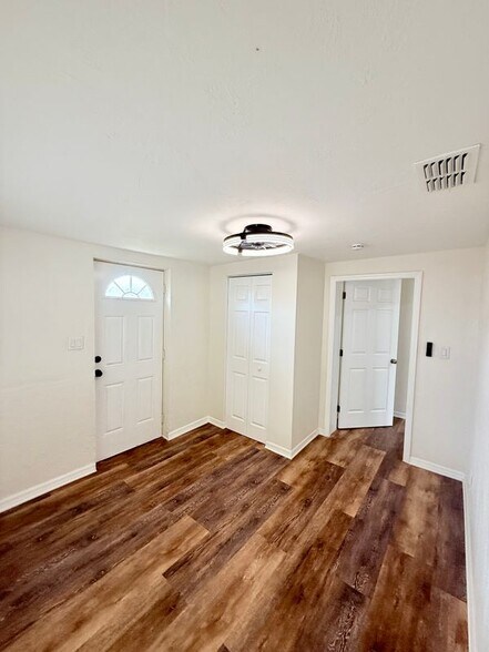 Building Photo - 3548 Umber Rd