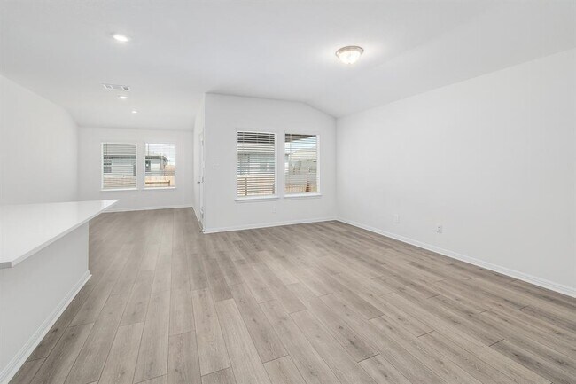 Building Photo - 105 Fossil Dr