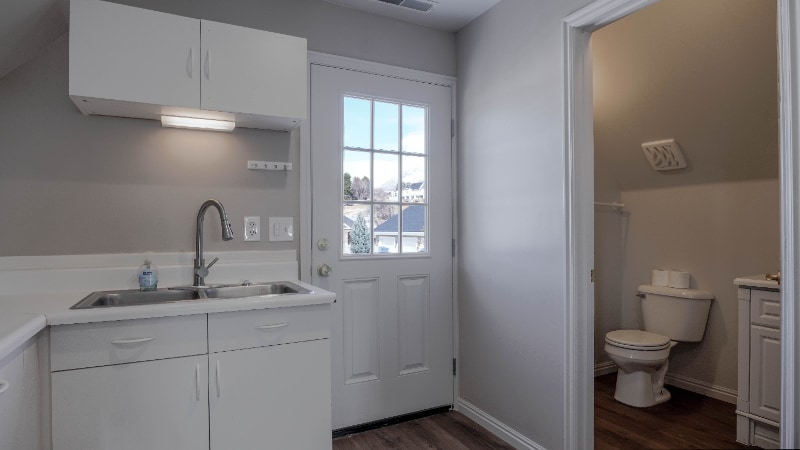 Building Photo - 835 E 575 N St