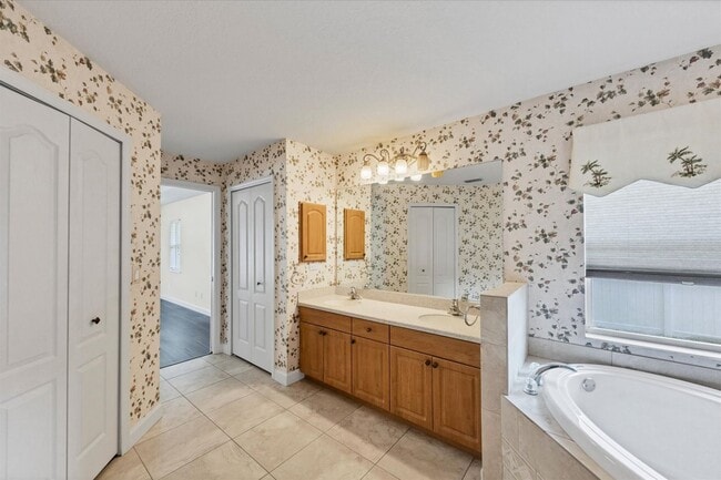 Building Photo - South Venice Annual Pool Home for Rent