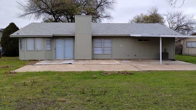 Building Photo - 5102 Alan Bean Dr