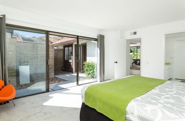 Building Photo - 2477 E Miramonte Cir