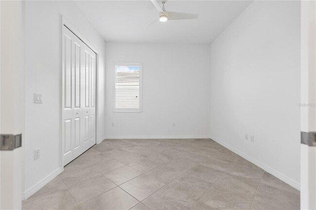 Building Photo - 15925 Sugar Hl Dr