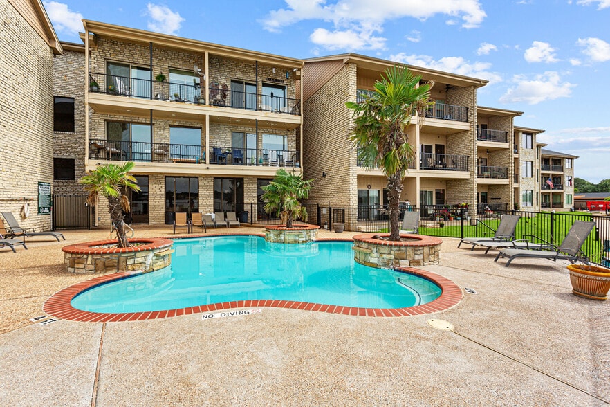 Towne Square Condos 401 E Pearl St Granbury TX 76048 Apartment Finder