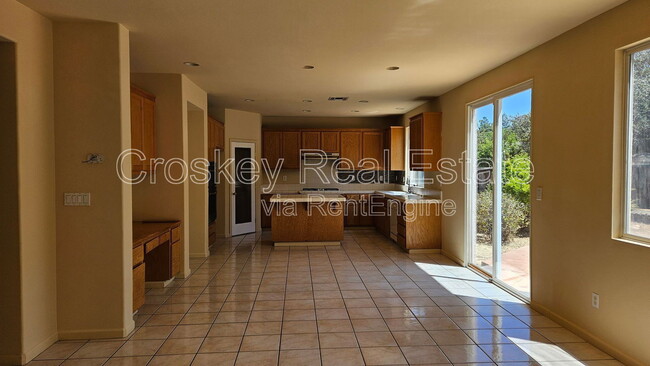 Building Photo - 2068 Eucalyptus Way