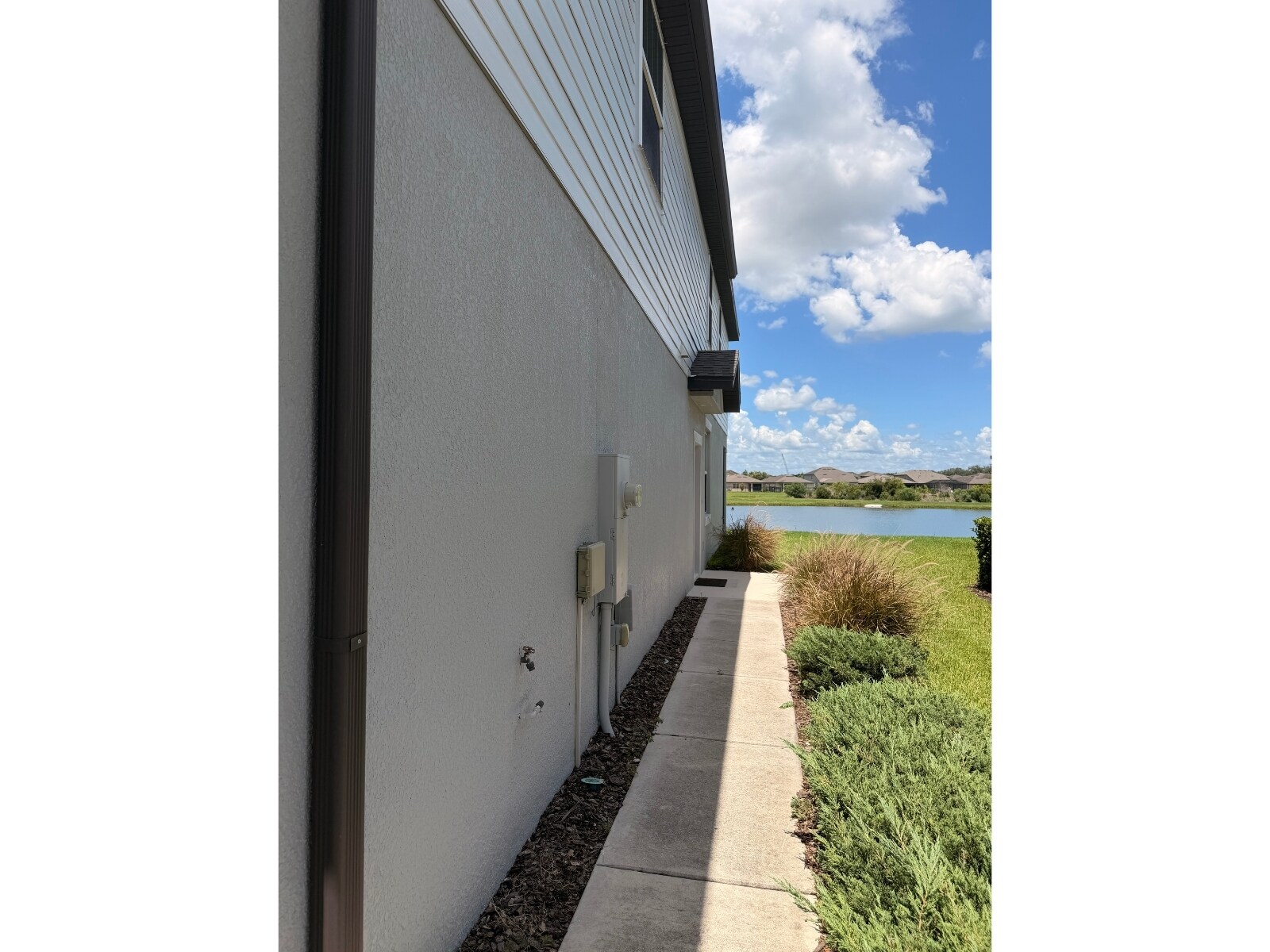 Building Photo - 9148 Hillcroft Dr