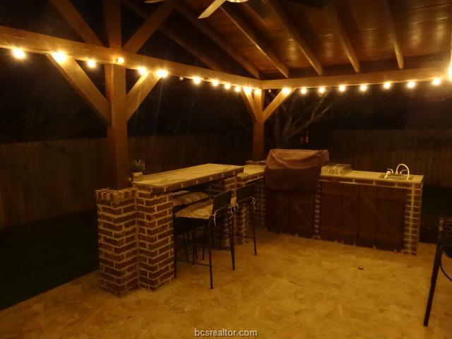 Building Photo - 912 Emerald Dove Ave