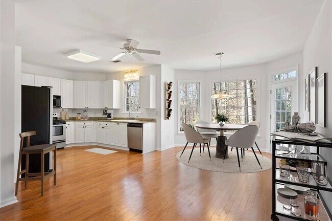 Building Photo - 4185 Waterford Dr