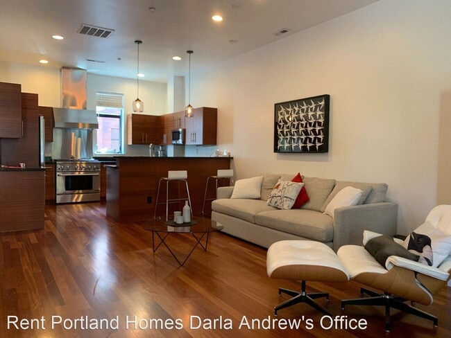 Building Photo - 1636 NW Riverscape St