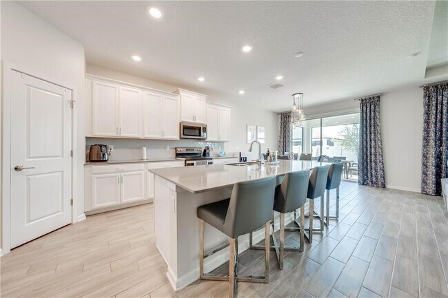 Building Photo - 5301 Amersham Ln