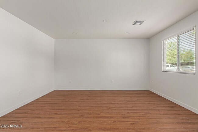 Building Photo - 650 S 97th Pl