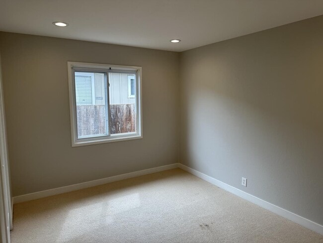Building Photo - 1736 Brooks St