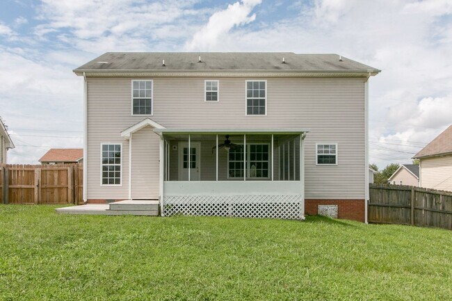 Building Photo - 4 Bedroom Pet Friendly Home For Rent!