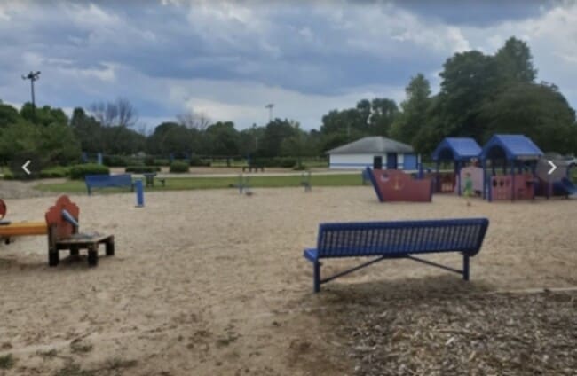 Building Photo - VIDEOTOUR: Across from Joannes Park and Aquatic Center! PETS WELCOME