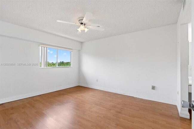 Building Photo - 1650 SW 124th Terrace