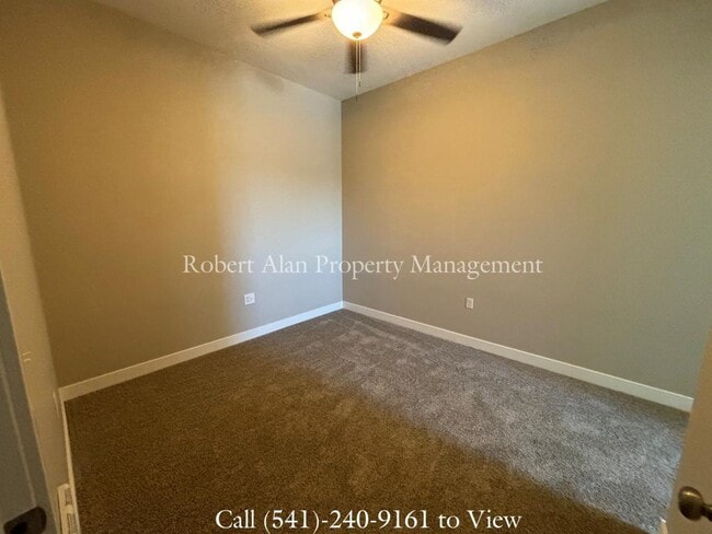 Building Photo - 2601 SW Hailey Ave