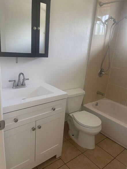 Building Photo - 1119 Starbird Cir