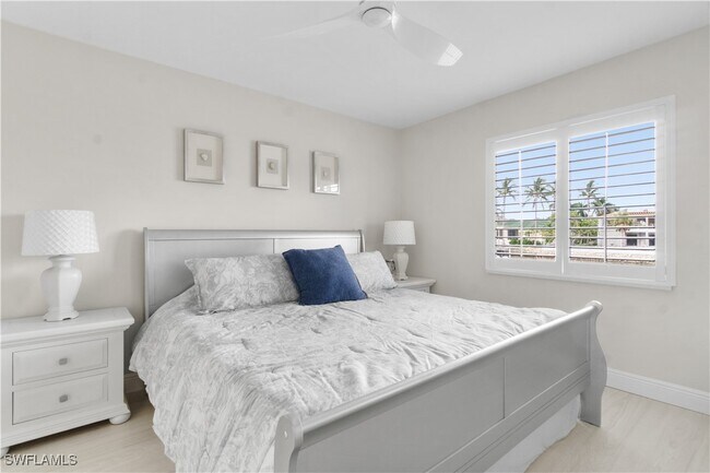 Building Photo - 10686 Gulf Shore Dr