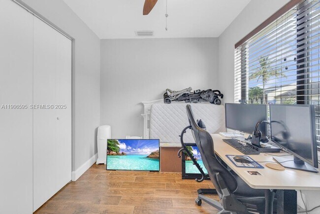 Building Photo - 1499 Yellowthroat St