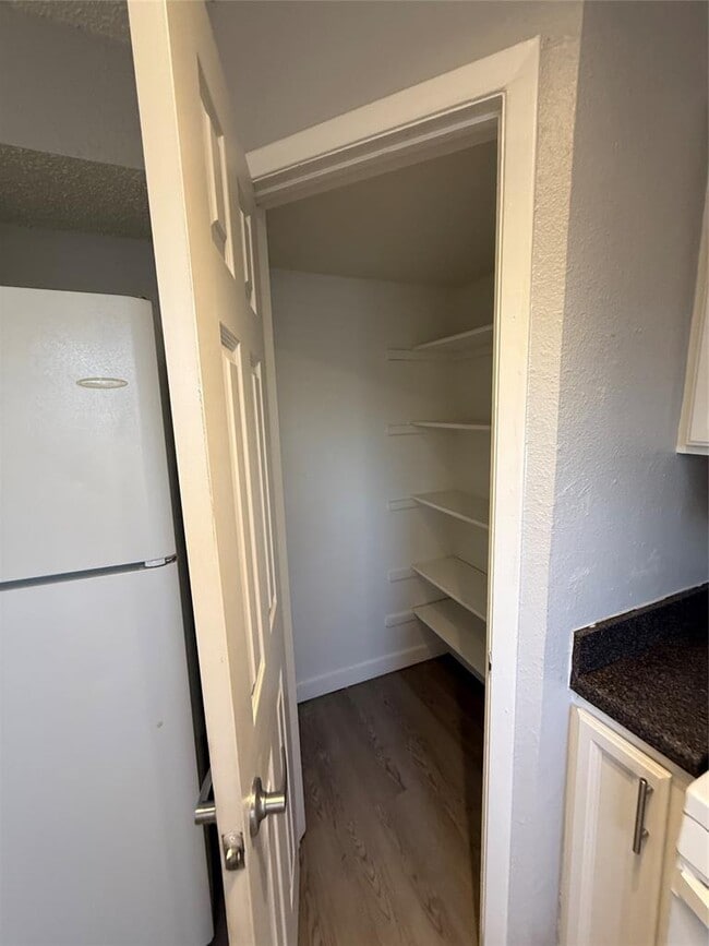 Building Photo - 2005 Glen Allen St