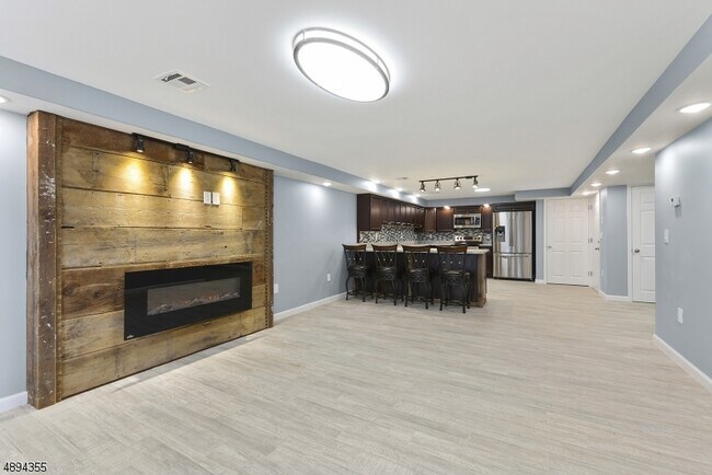 Building Photo - 499 New Brunswick Ave