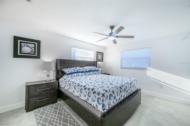 Building Photo - 149 Crescent Dr