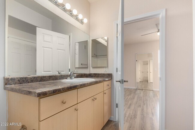 Building Photo - 18416 N Cave Creek Rd