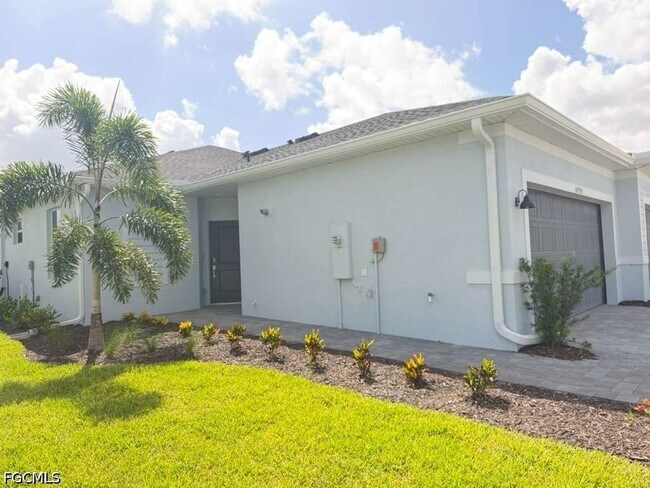 Building Photo - 14778 Martingale Pl