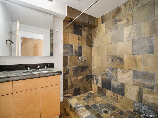 Building Photo - 52 Rausch St