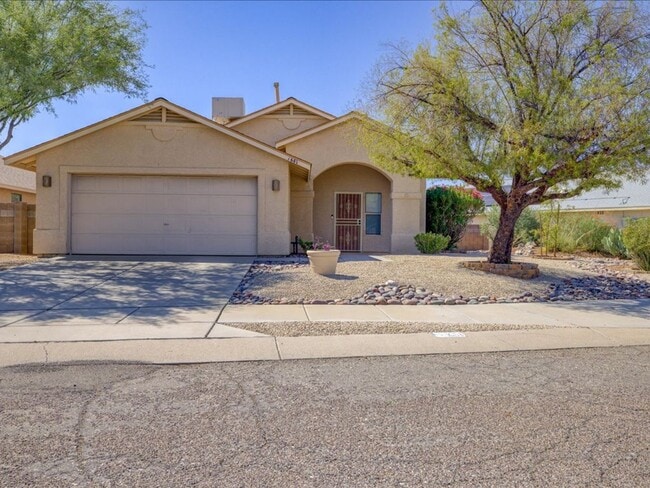 Primary Photo - 3 Bed/2 Bath- GREAT Location Near Downtown