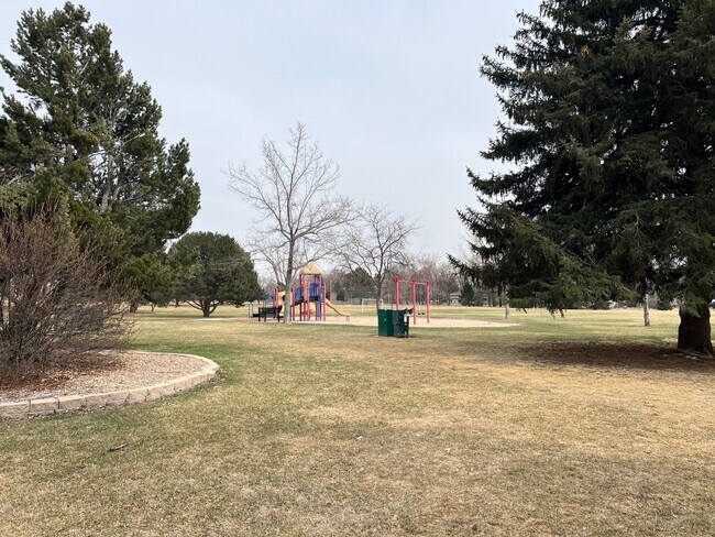 Building Photo - 4 Bedroom Updated Home in Garden Ranch