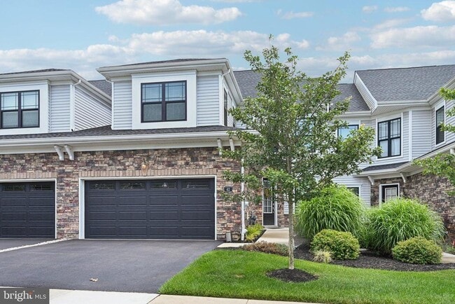 Primary Photo - 42 Dogleg Ln