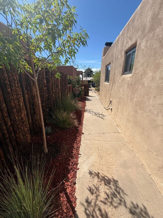 Building Photo - 2718 Galisteo Ct