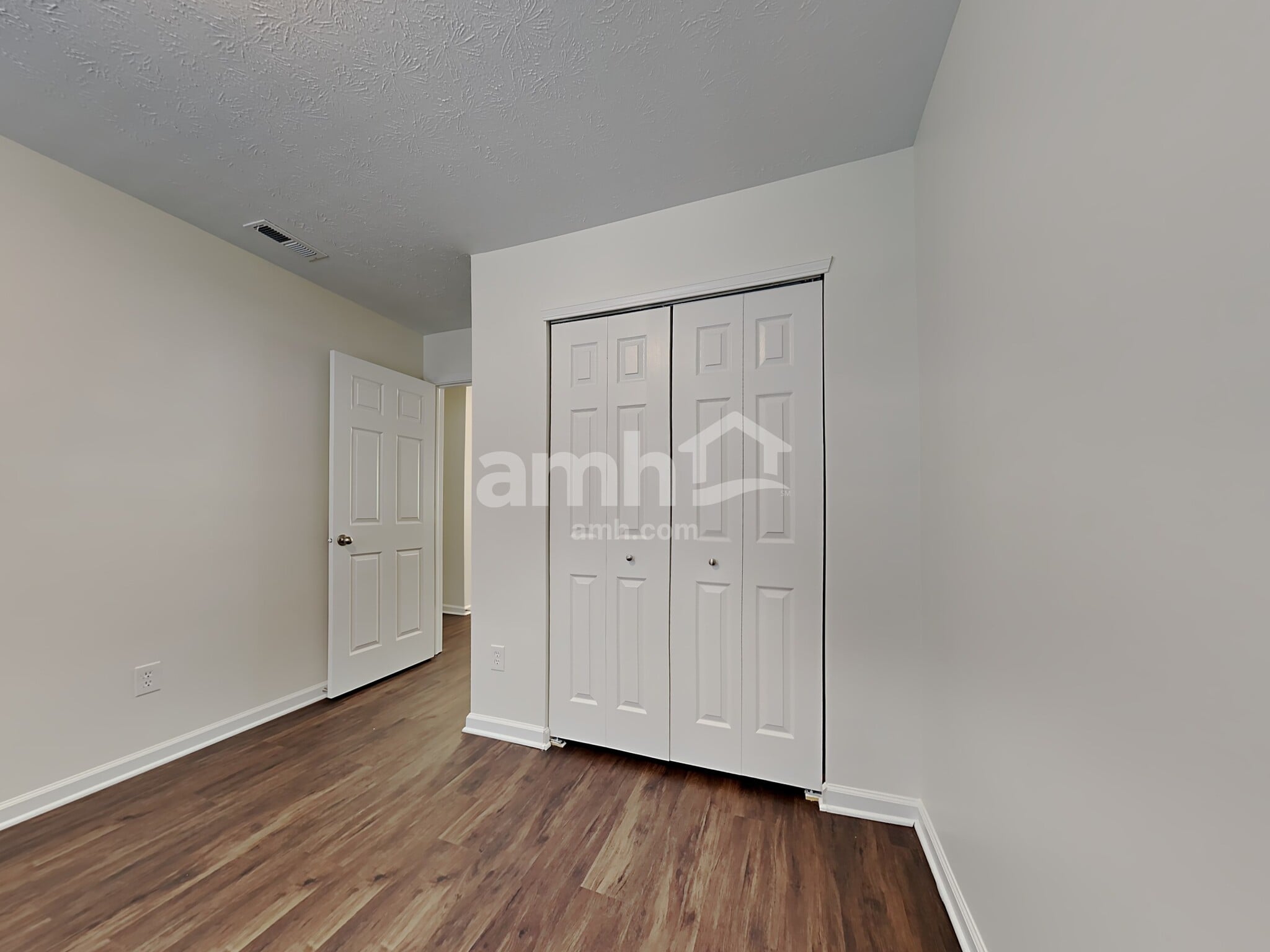 Building Photo - 15518 Farmland Ct