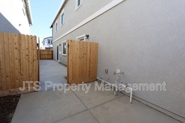 Building Photo - 4256 Aura Way