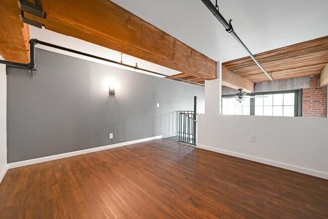 Building Photo - 384 Trenton Ave