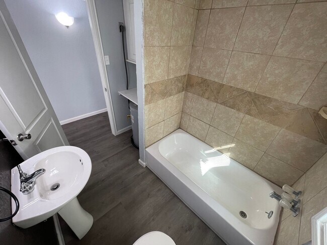 Building Photo - Charming 2-Bed, 1-Bath with Modern Upgrades