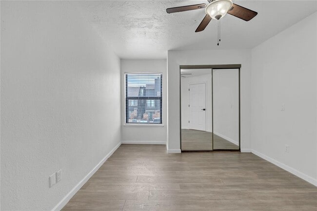 Building Photo - 11560 N May Ave