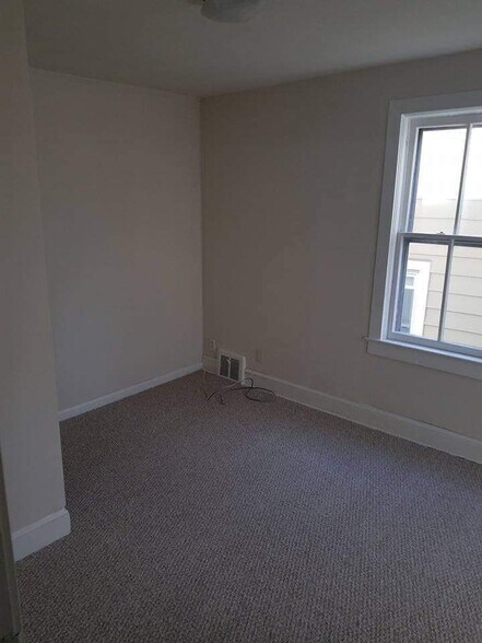 Building Photo - 865 Revere Ave