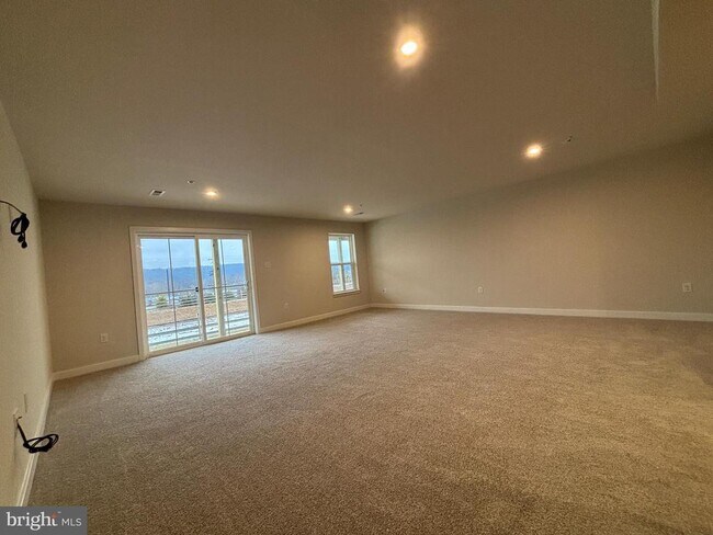 Building Photo - 2646 Tisbury Ln